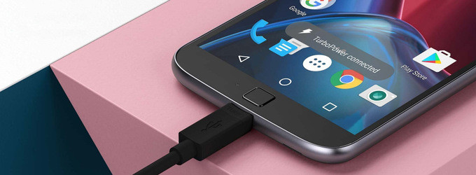 Lenovo привезла в Россию смартфон среднего класса Moto G4 Plus