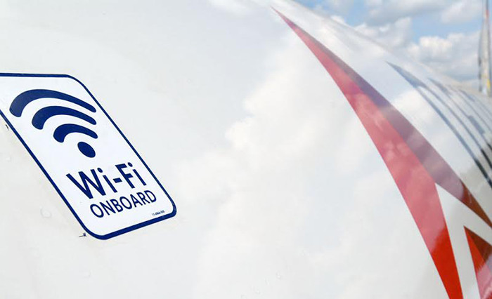 В российских самолетах появится спутниковый интернет