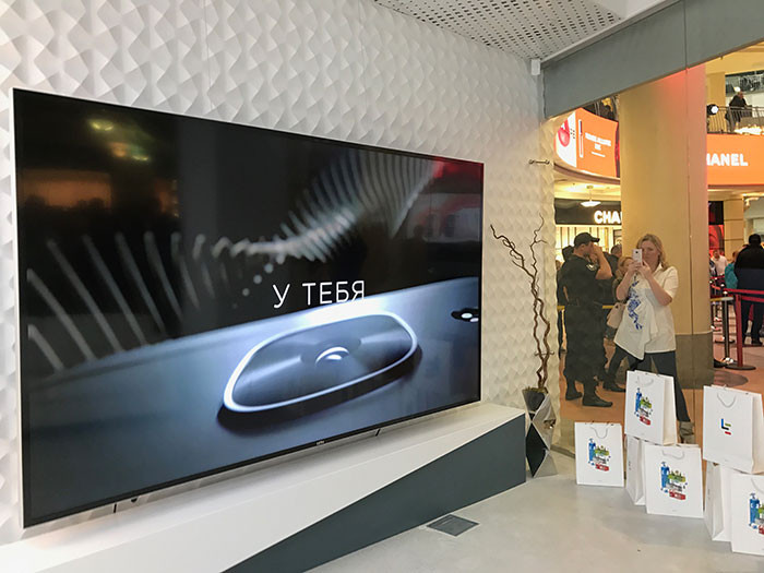 Пять часов в очереди за смартфоном: Невероятный ажиотаж на открытии магазина LeEco в Москве