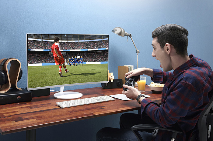 Samsung покажет на CES 2017 изогнутые геймерские мониторы серии CH711