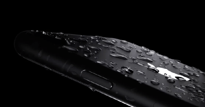 Слух: iPhone 8 получит усиленную защиту от воды