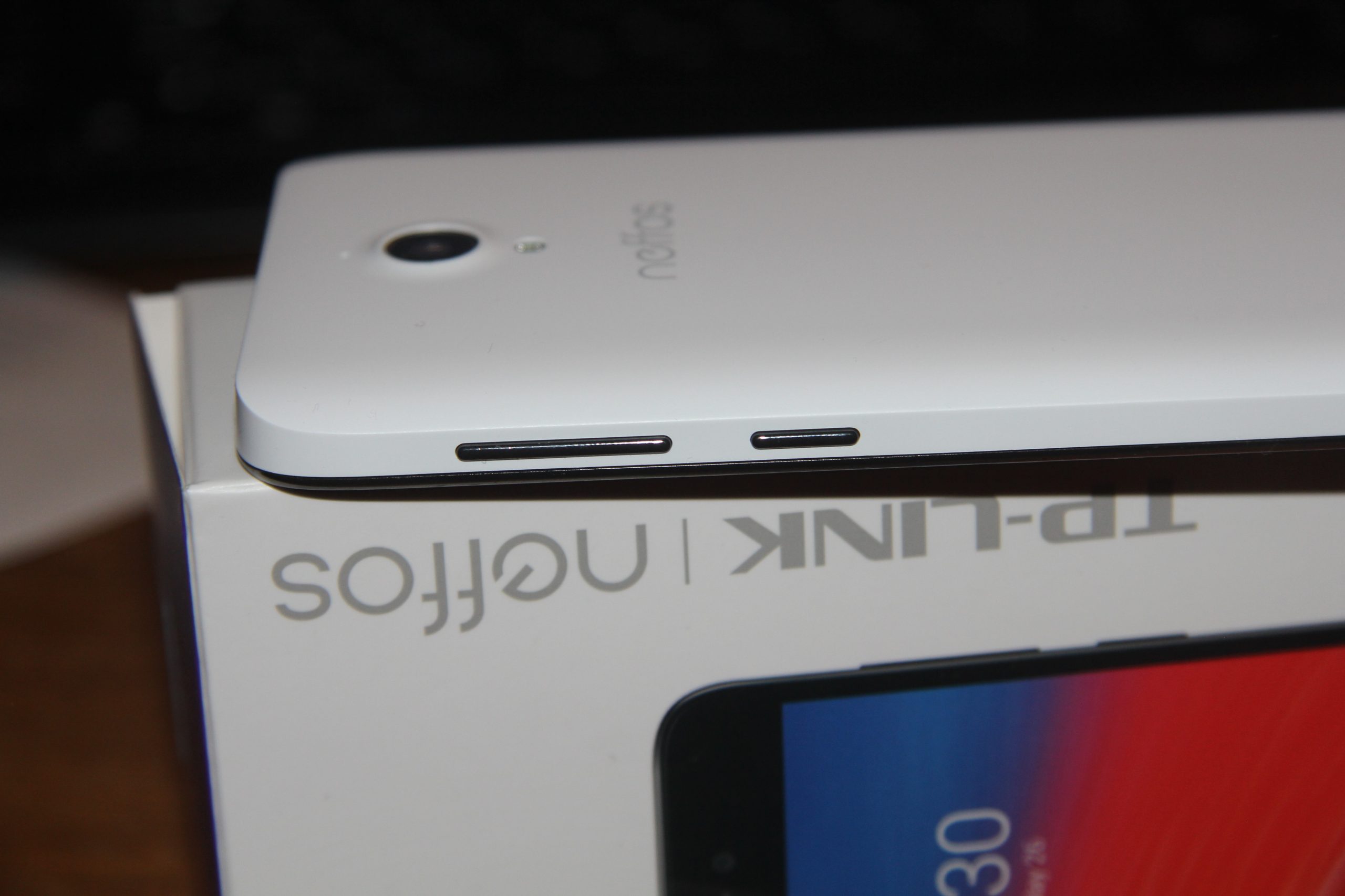 Обзор смартфона Neffos Y5: большой экран, скромная цена картинка Neffos Y5