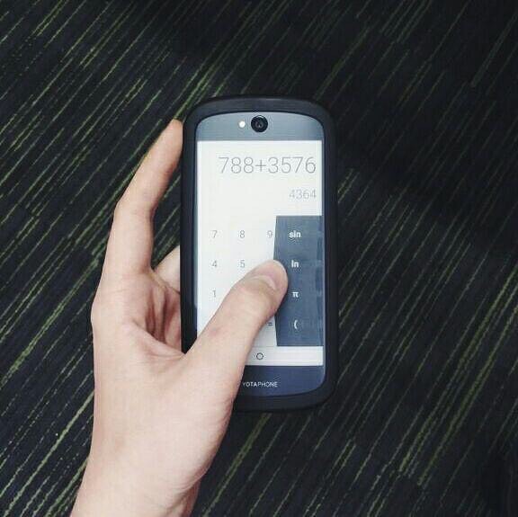 На выпуск YotaPhone 3 не хватает денег