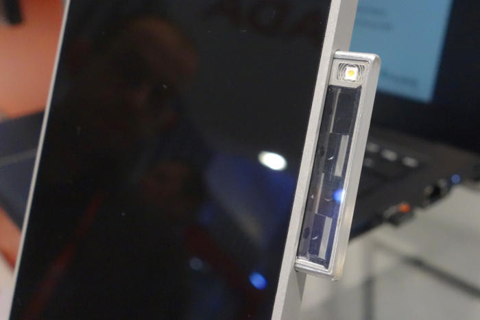 Корпусы смартфонов могут стать еще тоньше за счет переноса камеры на боковую стенку картинка новый модуль камеры для смартфона