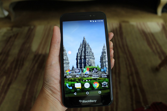Раскрыты подробности о недорогом смартфоне BlackBerry Aurora с Android 7.0 фото