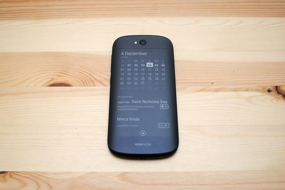 Yota Devices продолжает разработку третьей модели смартфона YotaPhone