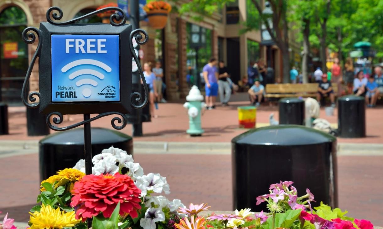 Чем опасны публичные Wi-Fi-сети и как защитить свои данные картинка публичный вайфай