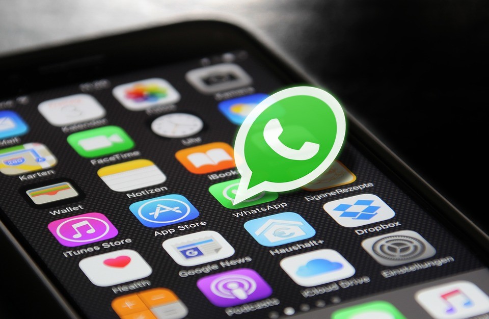 WhatsApp разрабатывает бизнес-модель