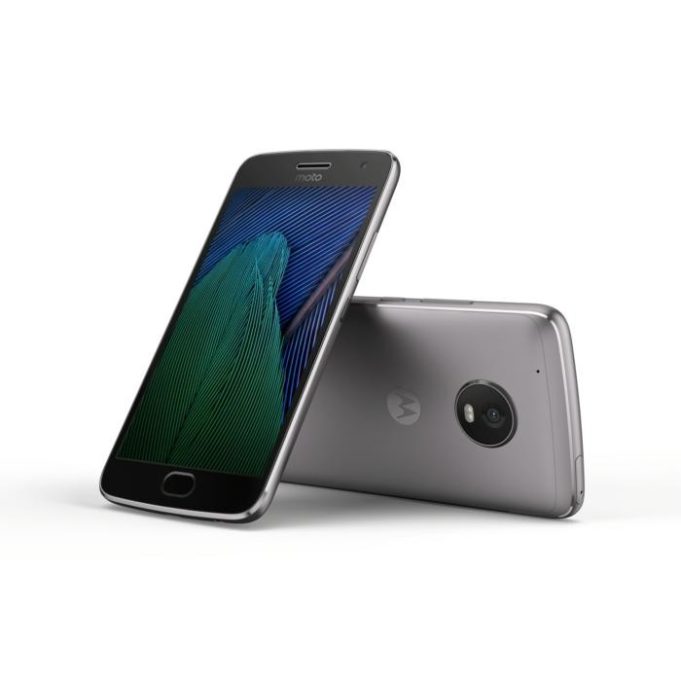 Moto G5 Plus: эконом-класс довезет куда требуется