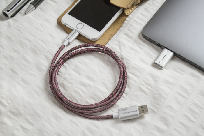 PhotoFast  MemoriesCable Gen3 