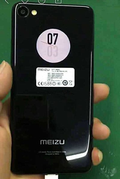 Meizu разрабатывает смартфон с круглым дополнительным экраном