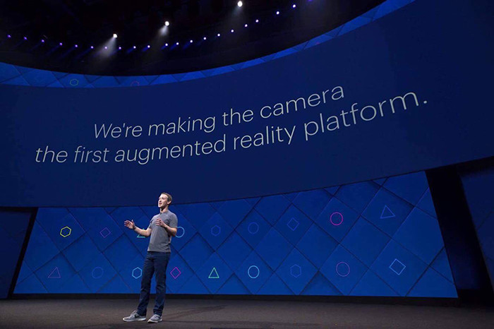Facebook выпустит устройство для видеозвонков размером с ноутбук фото