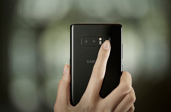 Дактилоскопические сенсоры появятся в экранах смартфонов Samsung только через год фото