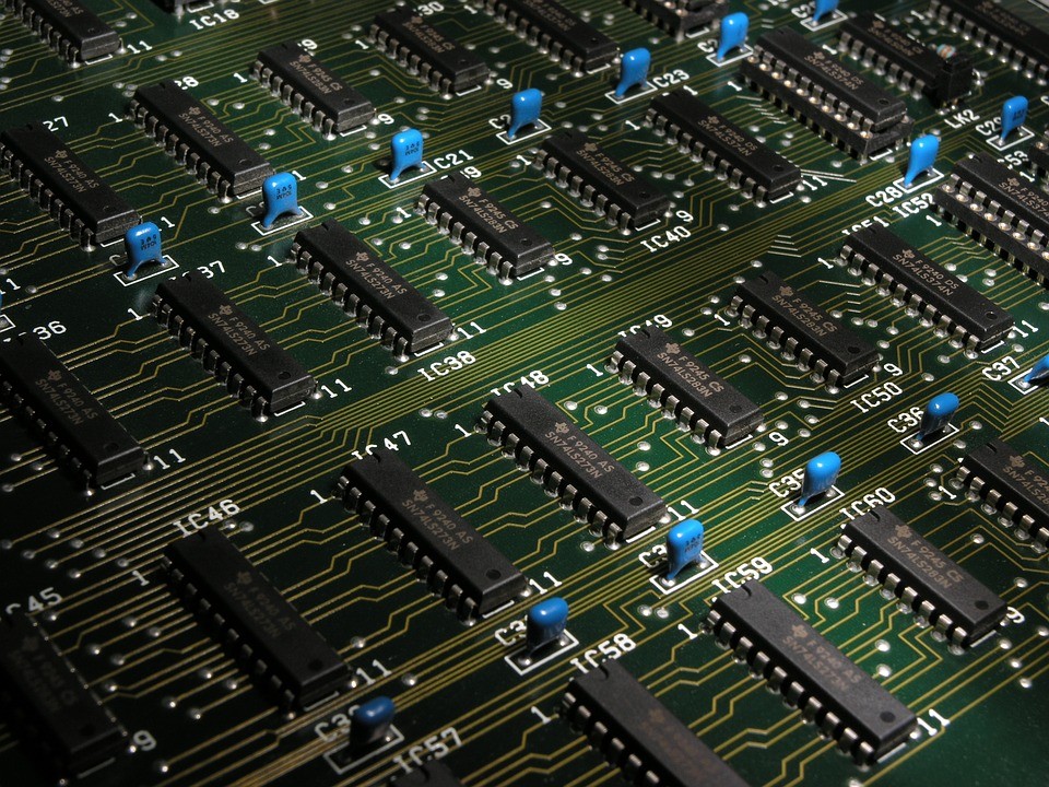 Samsung начнет производить чипы на 11-нанометровой LPP