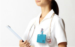 91183Fujitsu разработала первый в мире носимый гаджет-переводчик в виде бейджа