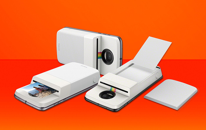 Motorola и Polaroid встроили фотопринтер в заднюю крышку для смартфонов