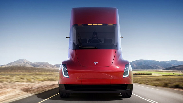 Tesla представила самый быстрый в мире автомобиль и серийную электрофуру