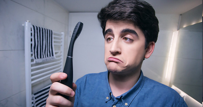 Шведы из Foreo разработали первую в мире говорящую зубную щетку Issalexa. Она может анализировать слюну и подбадривать владельца 