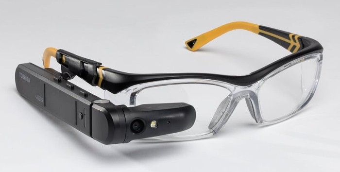 Toshiba создала первые в мире умные очки под управлением Windows 10 картинка Toshiba создала первые в мире умные очки под управлением Windows 10