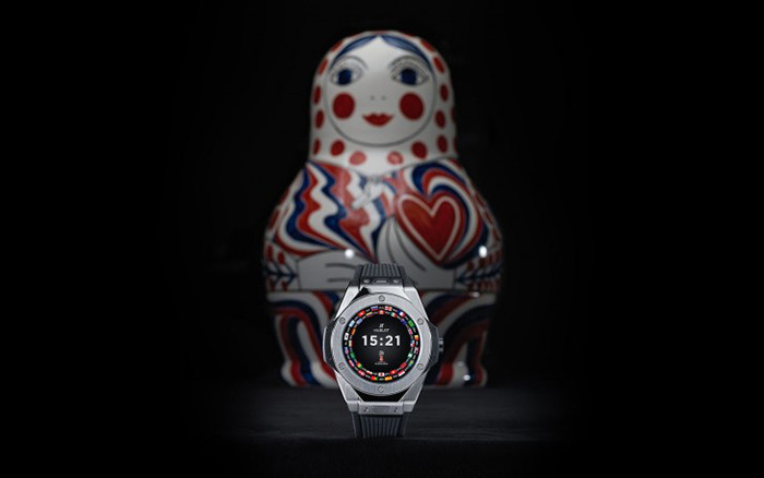 Чемпионату мира по футболу в России посвятили смарт-часы Hublot за пять тысяч долларов 
