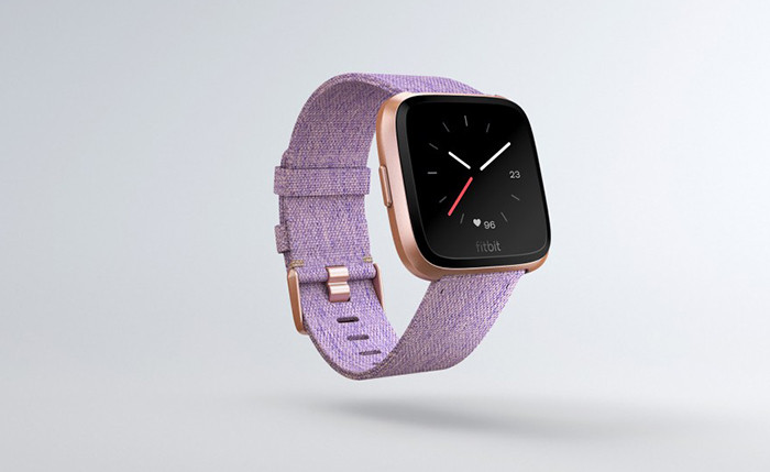 Умные часы Fitbit Versa получили кучу спортивных опций и неспортивный дизайн
