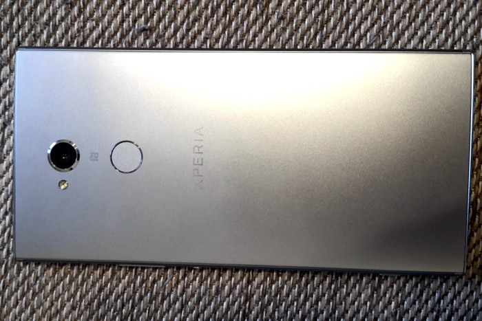 Sony Xperia XA2 Ultra обзор