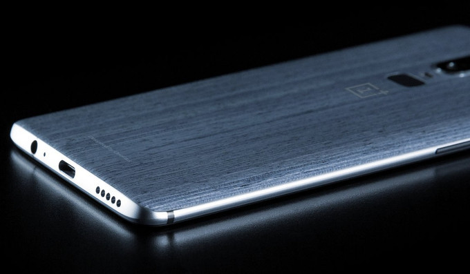 Флагманский смартфон OnePlus 6 получит монобровь и будет дороже предшественников