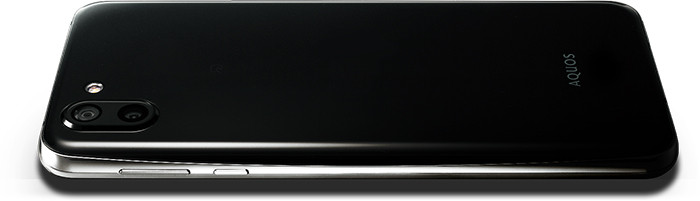 Флагманский смартфон Sharp Aquos R2 получил чипсет Snapdragon 845 и отдельную умную камеру для видеозаписи