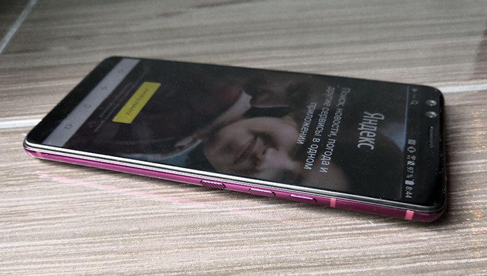 Флагманский смартфон HTC U 12+ получил беспроводную зарядку, Snapdragon 845 и четыре камеры 