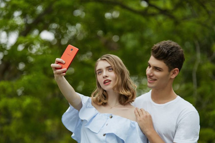 Начались российские продажи одного из самых дешевых смартфонов Meizu 