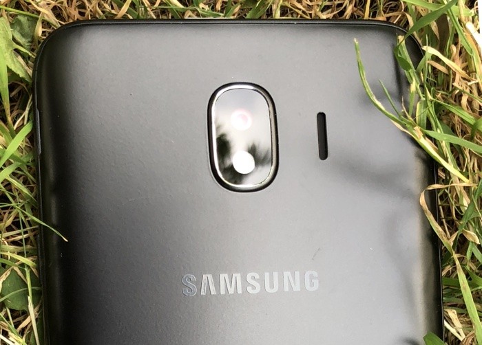 Samsung  Galaxy J4 и  Galaxy J6 обзор