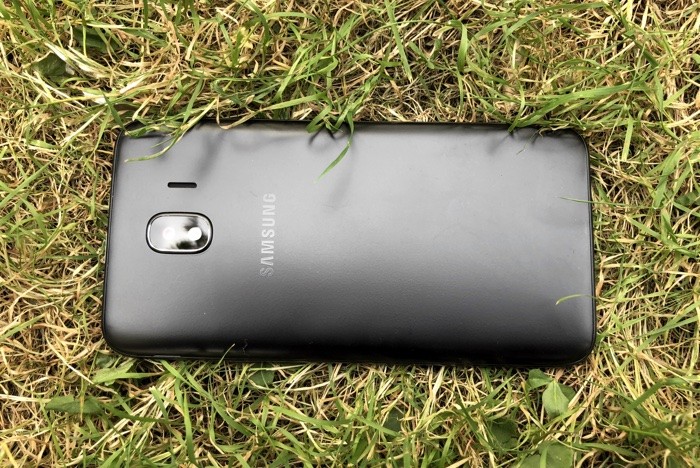 Samsung  Galaxy J4 и Galaxy J6 обзор