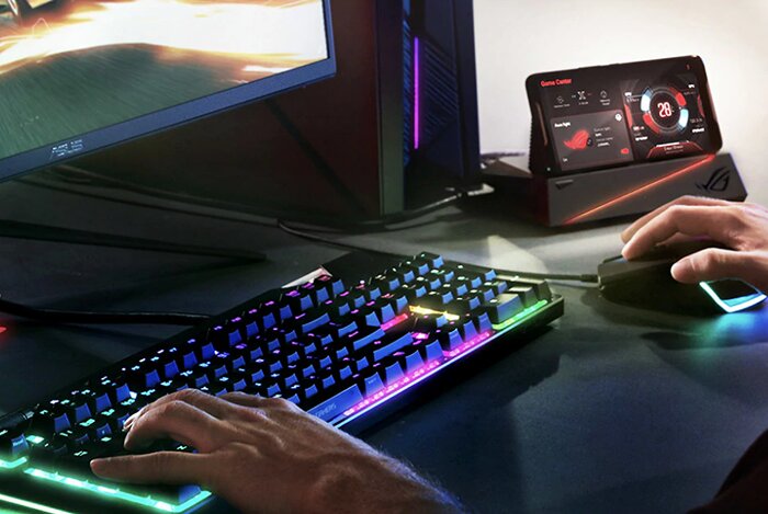 Computex 2018. Игровой смартфон ASUS ROG Phone получил разогнанный Snapdragon 845 и кучу необычных геймерских аксессуаров картинка Computex 2018. Игровой смартфон ASUS ROG Phone получил разогнанный Snapdragon 845 и кучу необычных геймерских аксессуаров
