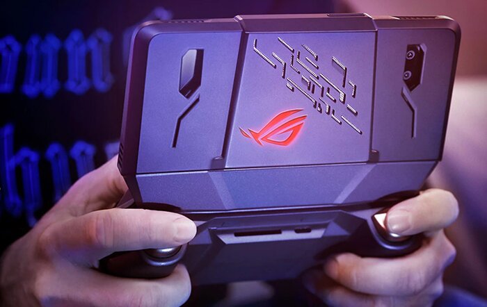 Computex 2018. Игровой смартфон ASUS ROG Phone получил разогнанный Snapdragon 845 и кучу необычных геймерских аксессуаров картинка Computex 2018. Игровой смартфон ASUS ROG Phone получил разогнанный Snapdragon 845 и кучу необычных геймерских аксессуаров