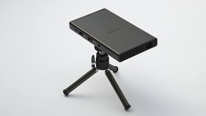 В Россию приехал портативный проектор Sony MP-CD1 размером со смартфон картинка В Россию приехал портативный проектор Sony MP-CD1 размером со смартфон
