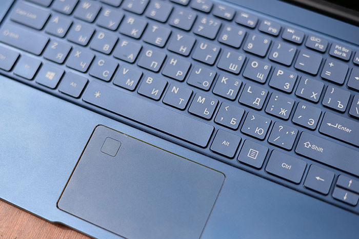 Обзор ноутбука IRBIS NB133: Тонкий дизайн по доступной цене 