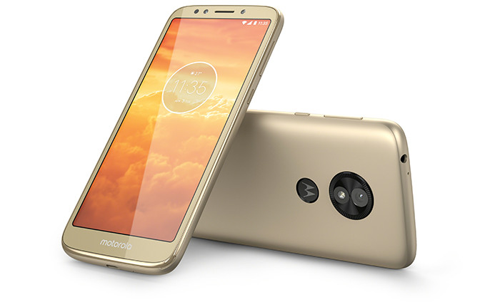 Motorola представила свой первый смартфон на базе Android Go Edition. Он заметно хуже прообраза