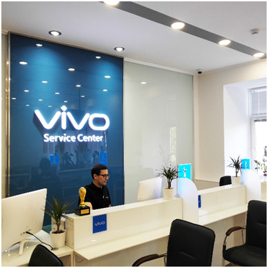 В Москве отрылся фирменный сервис-центр Vivo. Ремонтировать неисправные смартфоны обещают максимум за час 