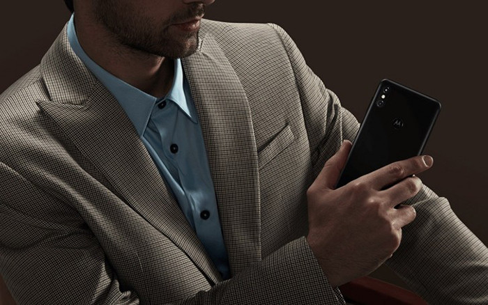 Смартфон Motorola P30 Note получил большой экран и батарею на 5000 мАч