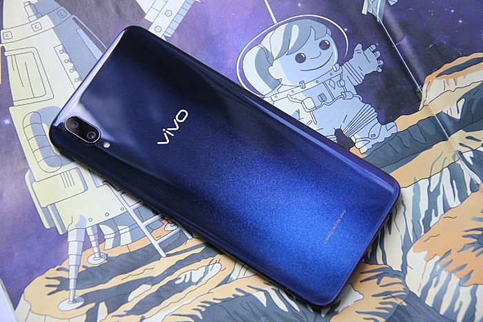 смартфон Vivo V11 обзор 