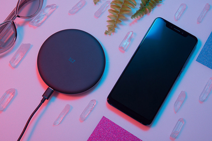 Названа российская цена смартфона ZTE Axon 9 Pro со Snapdragon 845 и батареей на 4000 мАч