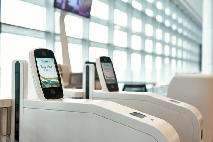В России в самолеты начнут пускать по смартфонам. Они придут на смену бумажным посадочным талонам