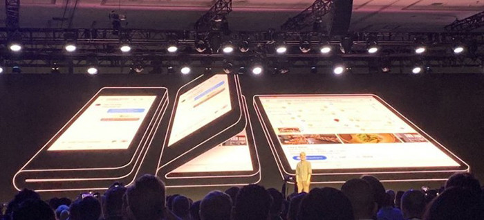 Samsung показала раскладной «смартфон будущего» с гибким экраном и форм-фактором книги 
