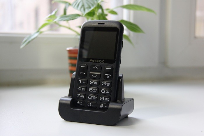 Обзор кнопочного телефона Prestigio Muze L1