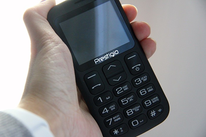 Обзор кнопочного телефона Prestigio Muze L1