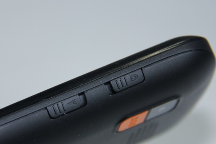 Обзор кнопочного телефона Prestigio Muze L1