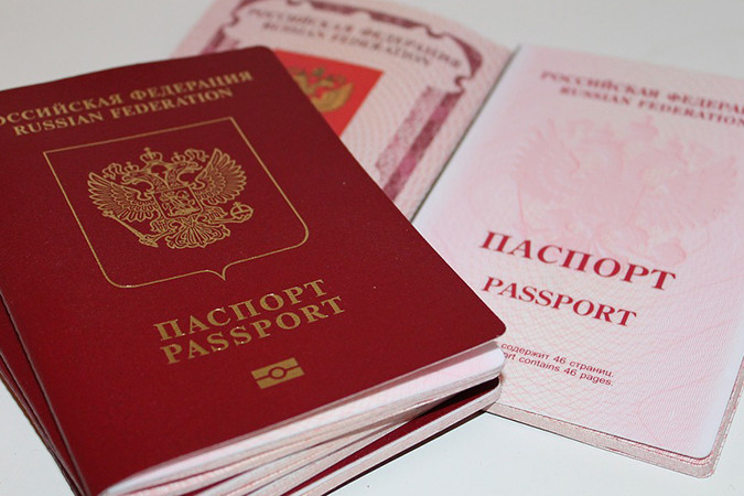 Смартфон сможет заменить россиянам права и паспорт