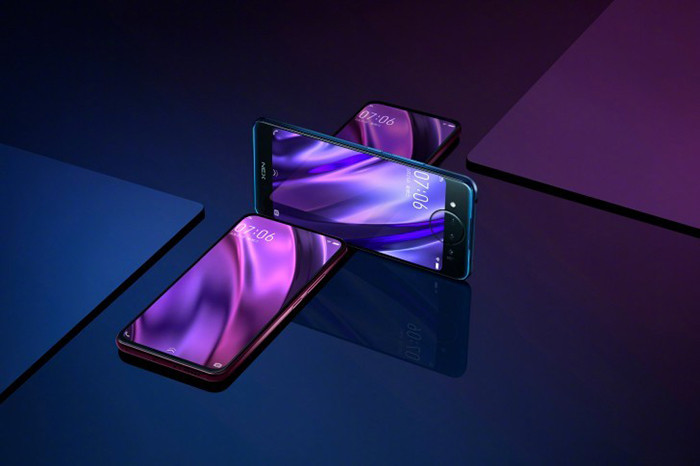Vivo выпустила один из самых необычных смартфонов 2018 года – с двумя AMOLED-экранами и тройной камерой