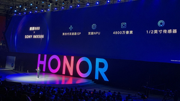 В Honor раскритиковали идею раскладных смартфонов с гибкими экранами