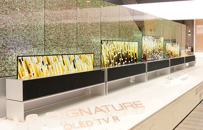 CES 2019. LG показала серийный гибкий OLED-телевизор, способный сворачиваться в рулон